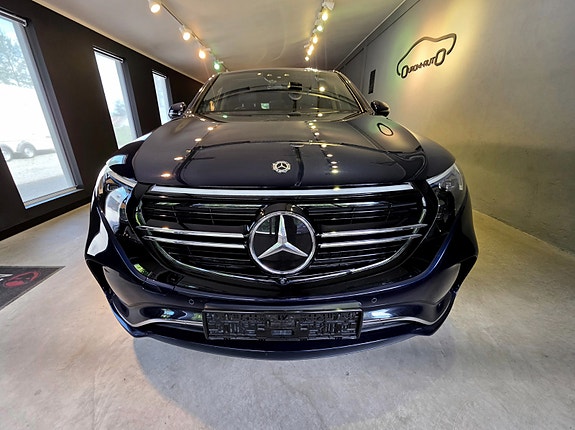 Mercedes-Benz EQC400 3 of 5