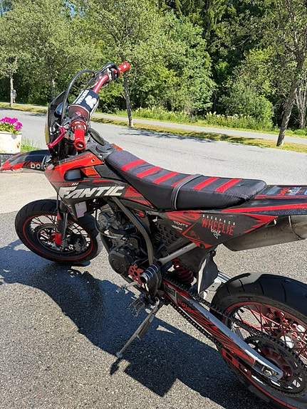 Fantic XMF 125 3 of 5