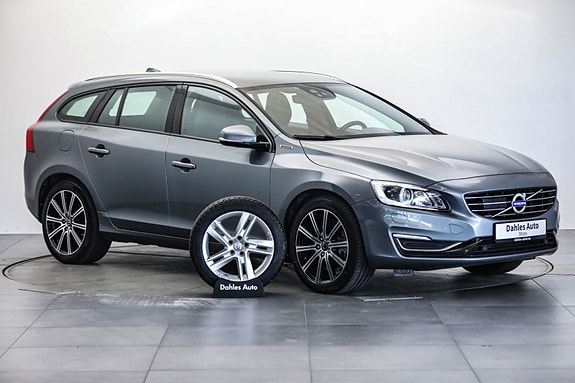 Volvo V60 2 of 5