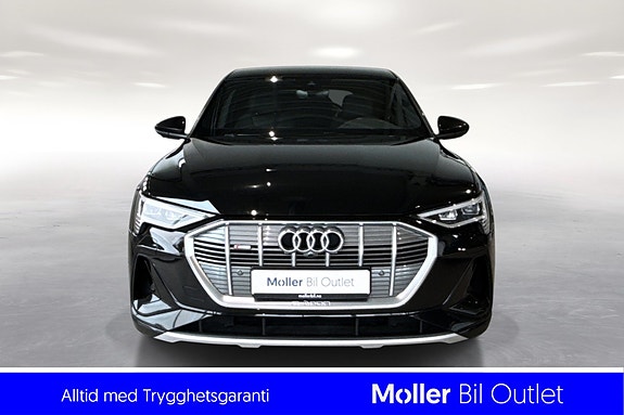Audi e-tron Sportback 2 of 5