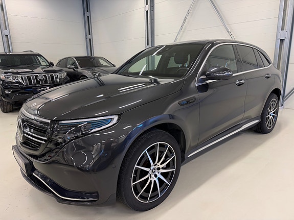 Mercedes-Benz EQC400 2 of 5