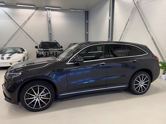 Mercedes-Benz EQC400 3 of 5