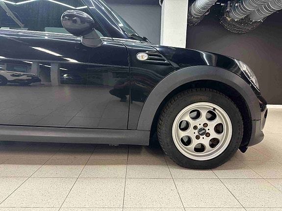 MINI Cooper 9 of 30