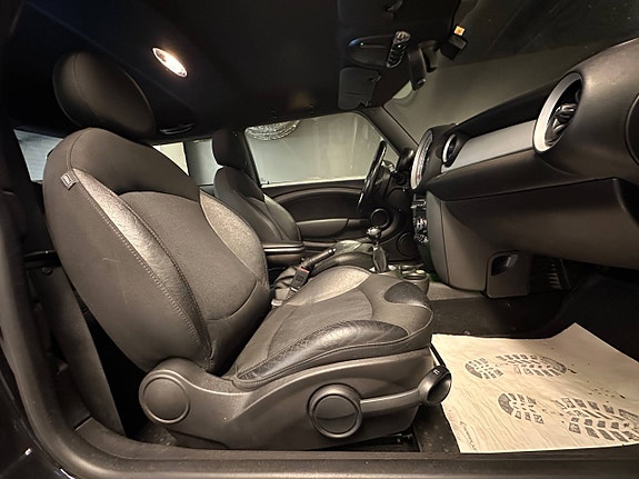 MINI Cooper 29 of 30