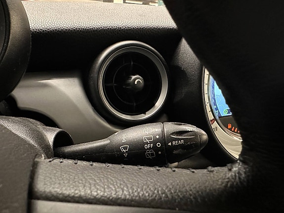 MINI Cooper 15 of 30
