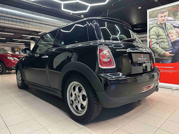 MINI Cooper 5 of 5