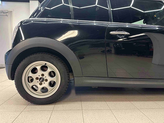 MINI Cooper 7 of 30