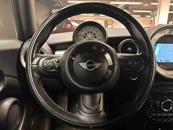 MINI Cooper 11 of 30