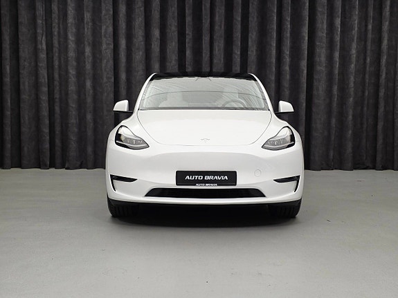 Tesla Model Y 2 of 5