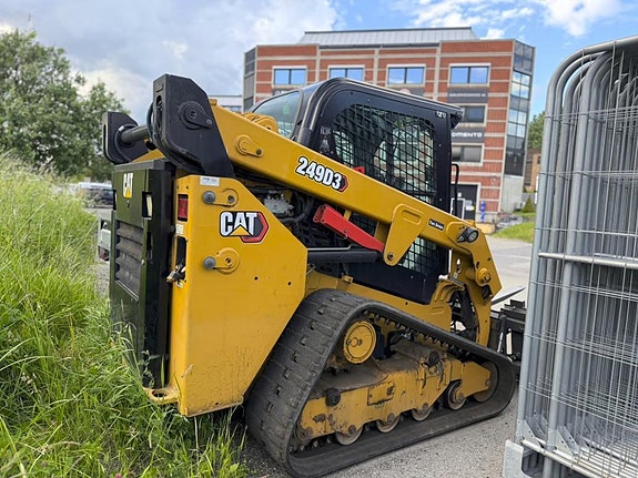 Cat 249d 3 of 5