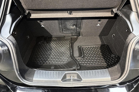 Mercedes-Benz A180 11 of 17