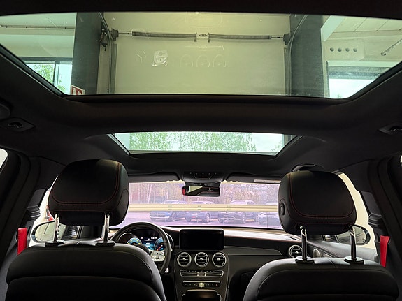 Mercedes-Benz GLC300 e 9 of 22
