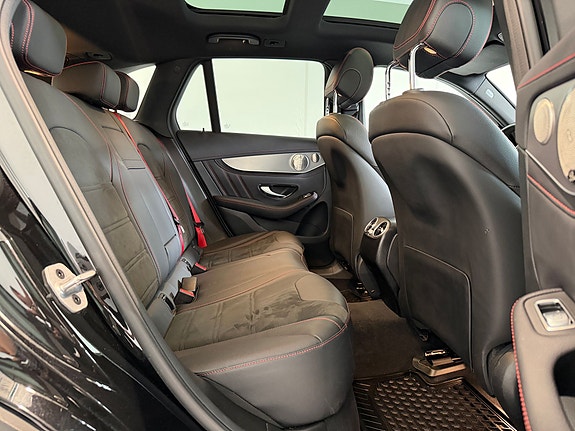 Mercedes-Benz GLC300 e 11 of 22
