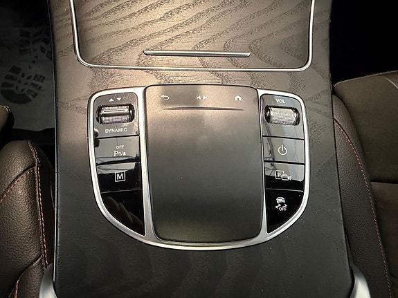 Mercedes-Benz GLC300 e 22 of 22