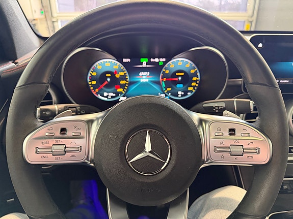 Mercedes-Benz GLC300 e 15 of 22