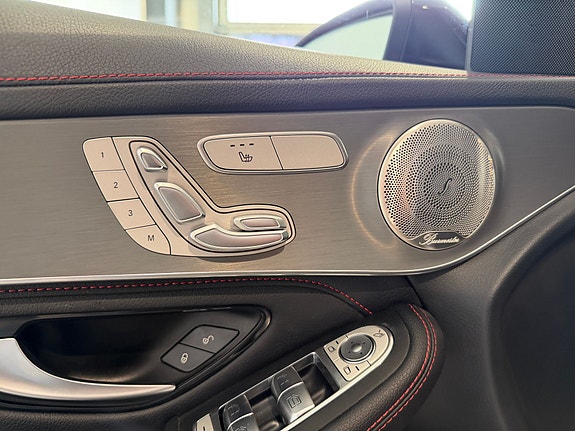 Mercedes-Benz GLC300 e 6 of 22