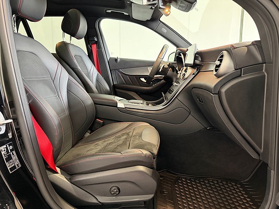 Mercedes-Benz GLC300 e 12 of 22