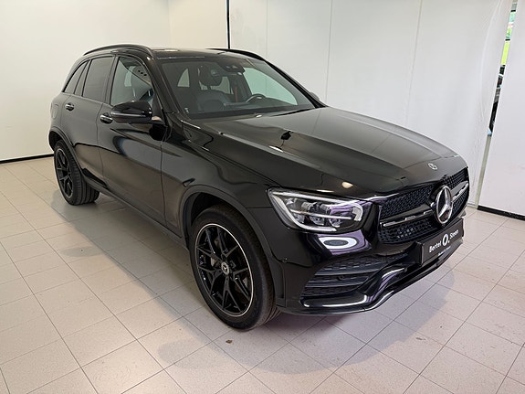 Mercedes-Benz GLC300 e 2 of 22