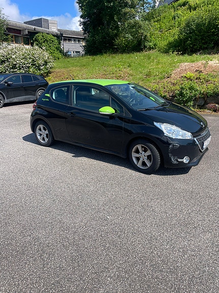 Peugeot 208 4 of 5