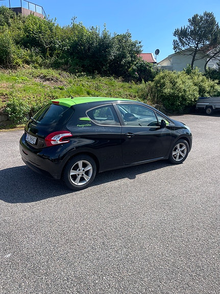 Peugeot 208 5 of 5