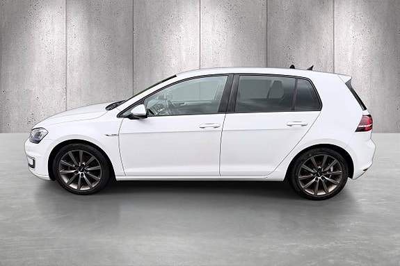 Volkswagen e-Golf VII 4 of 5