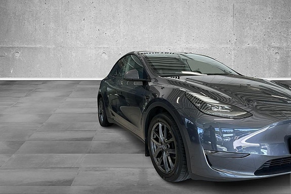 Tesla Model Y 2 of 5
