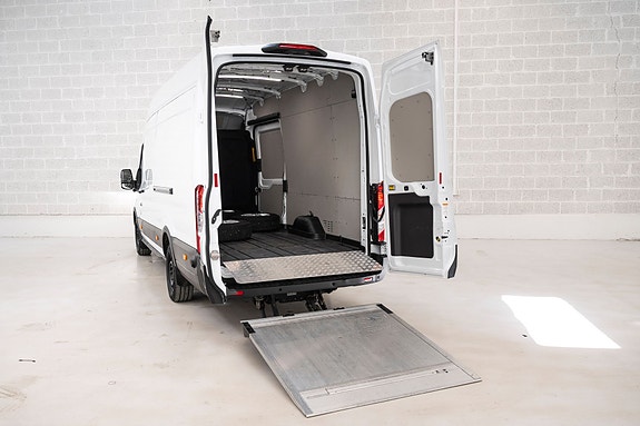 Ford Transit 9 of 26