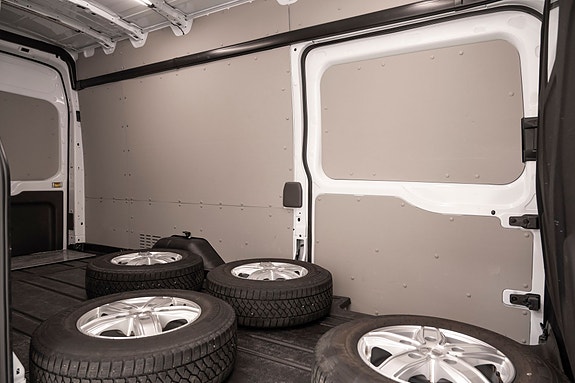 Ford Transit 11 of 26