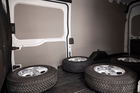 Ford Transit 12 of 26