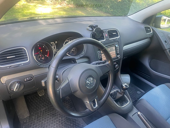Volkswagen Golf VI 12 of 25