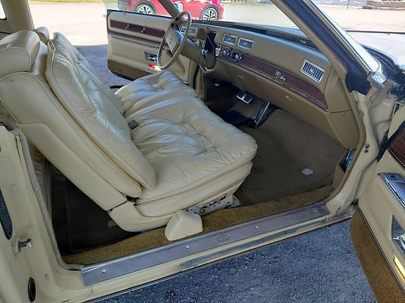 Cadillac Eldorado Biarritz 13 of 23