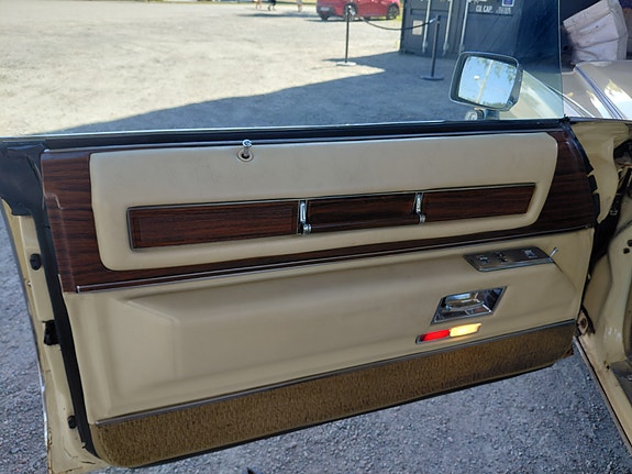 Cadillac Eldorado Biarritz 17 of 23