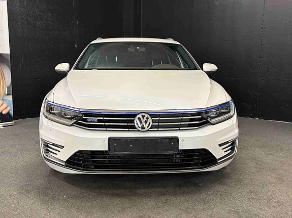 Volkswagen Passat 3 of 5