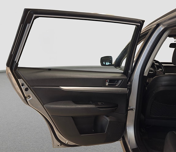 Subaru Outback 13 of 30
