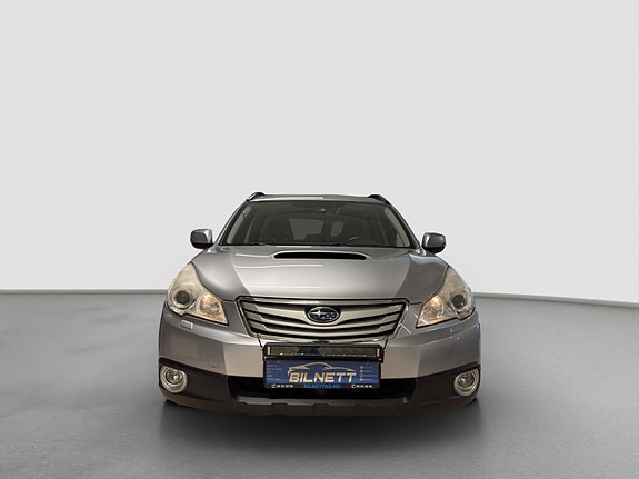 Subaru Outback 2 of 5