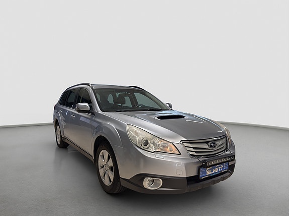 Subaru Outback 3 of 5