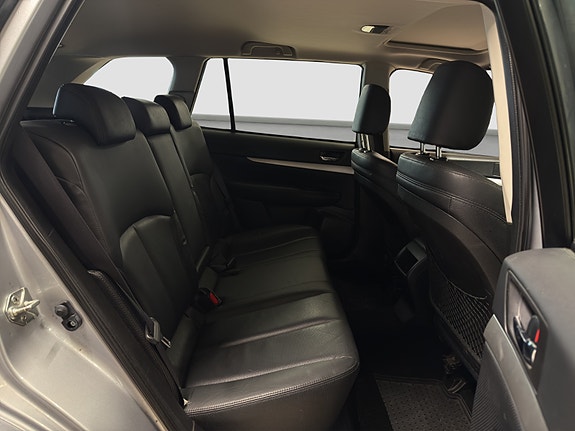 Subaru Outback 12 of 30
