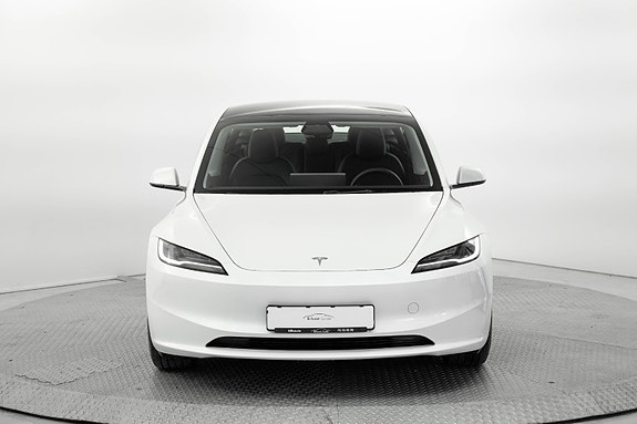 Tesla Model 3 3 of 5