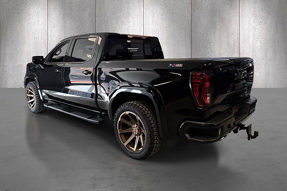 GMC Sierra 3 of 5