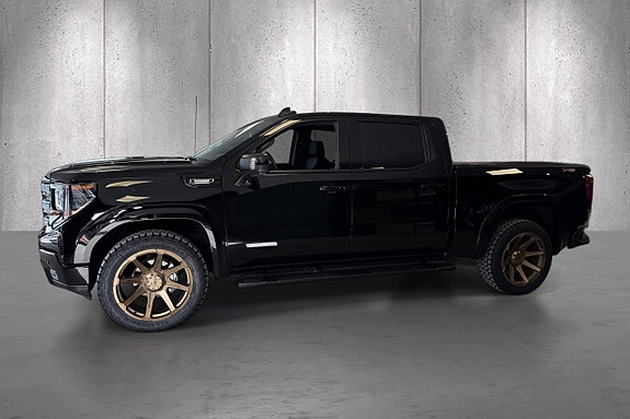 GMC Sierra 2 of 5