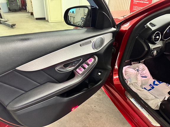Mercedes-Benz C300 de 21 of 30