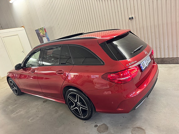 Mercedes-Benz C300 de 6 of 30