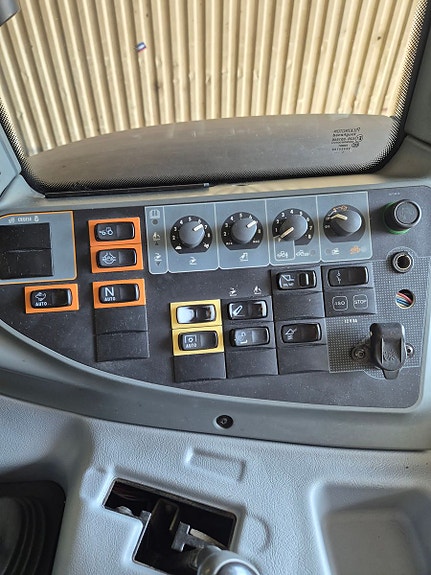 Valtra N121SH 2012, kr 380 000,-
