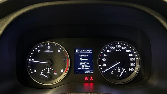 Hyundai Tucson 16 of 29
