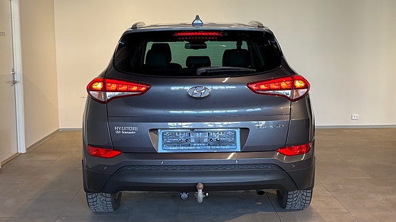 Hyundai Tucson 27 of 29