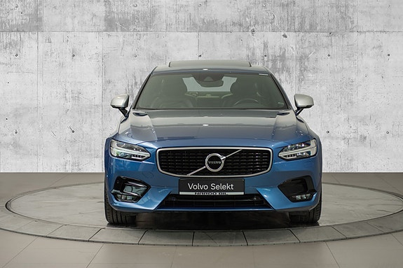 Volvo S90 2 of 5