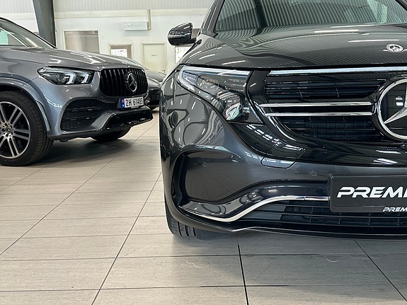 Mercedes-Benz EQC400 3 of 5
