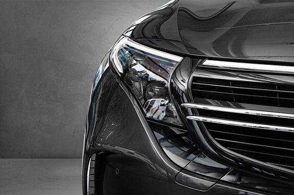 Mercedes-Benz EQC400 4 of 5