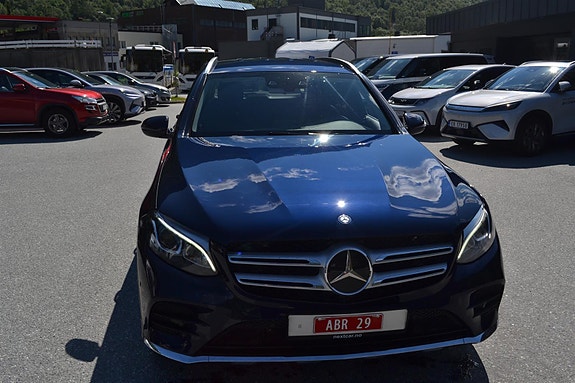 Mercedes-Benz GLC350 e 2 of 5
