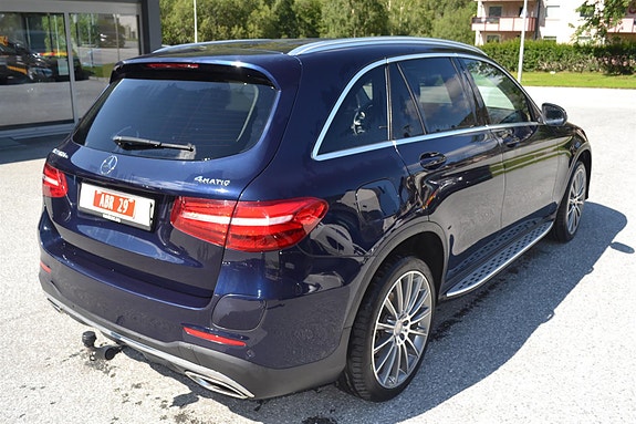 Mercedes-Benz GLC350 e 4 of 5